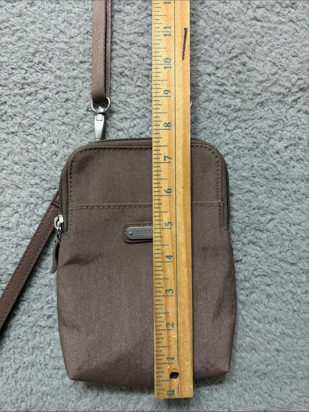 Baggallini Metallic Bronze Crossbody Phone Pouch